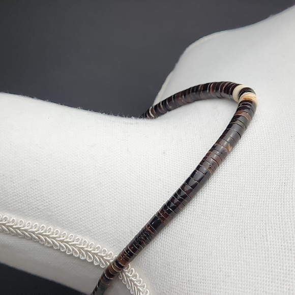 1970s Pen Shell Heishi Choker Necklace, Santo Domingo Jewelry - Picture 2 of 14